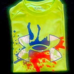 Boys under armor, neon, green, short sleeve shirt (L)